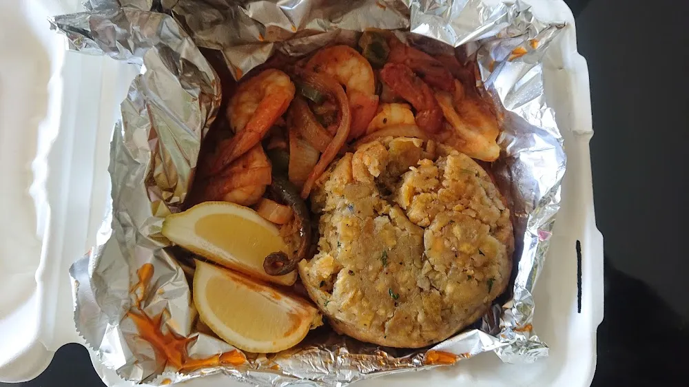 Crushed Fried Plantain Stuffed with Seafood